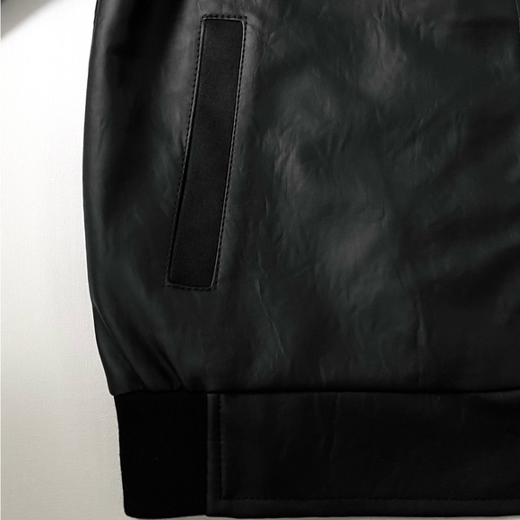 FERRARI F COLLECTIONS — MADE IN ITALY, VEGAN LEATHER/SUEDE, BLACK, LUXURY JACKET - Picture 12 of 17